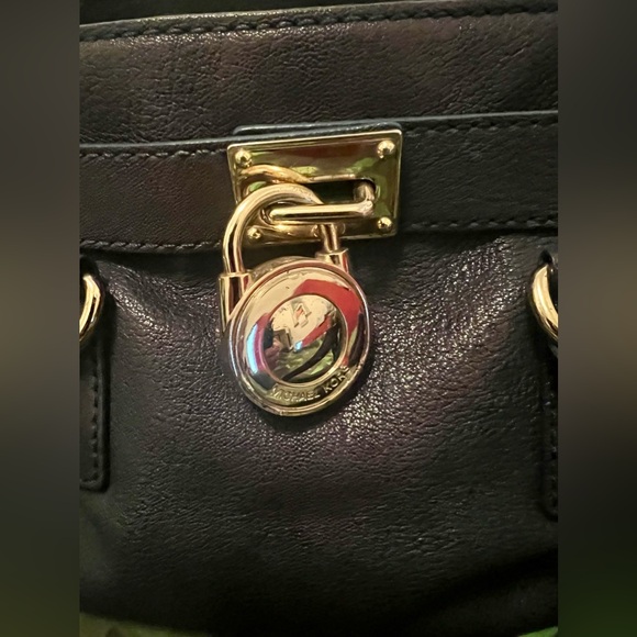 Authentic Michael Kors Hamilton Leather Handbag Baguette Tote Bag Button Closure - Picture 5 of 9